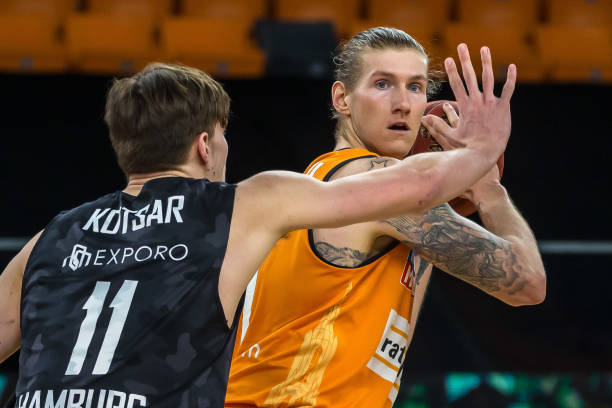 许多球队在 许多球队在