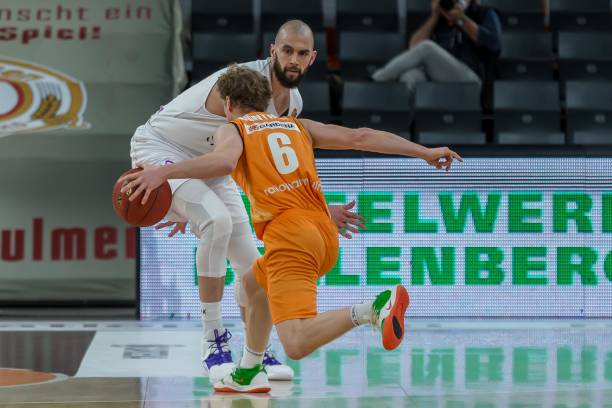 在绿茵场上 在绿茵场上